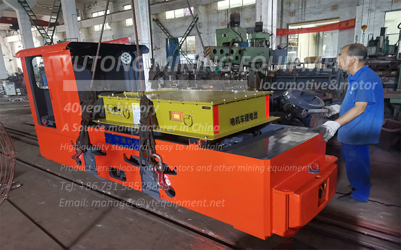 delivery of 5 ton mining lithium battery electric locomotive