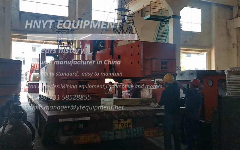 Delivery of 10 ton trolley wire locomotives 2.jpg