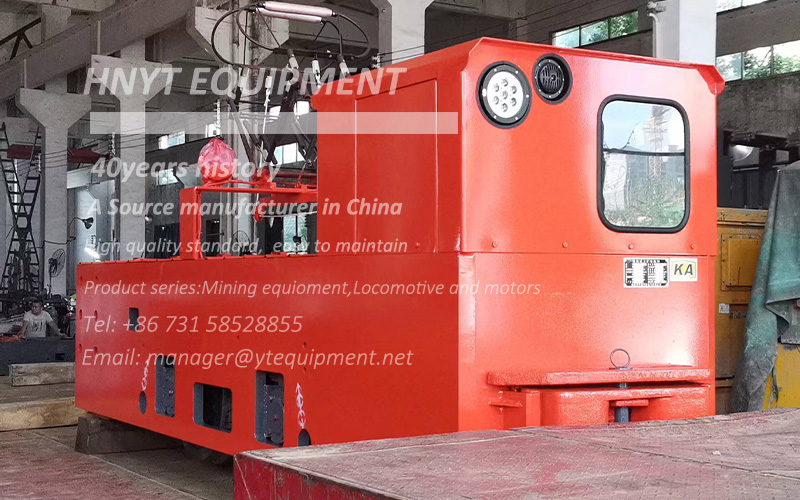 Delivery of 10 ton trolley wire locomotives 1.jpg