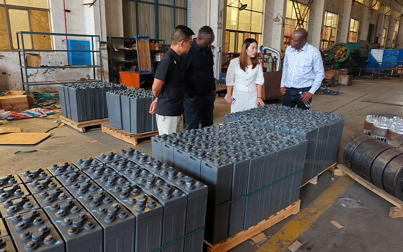 coal mine client visit mining locomotive factory 4.jpg