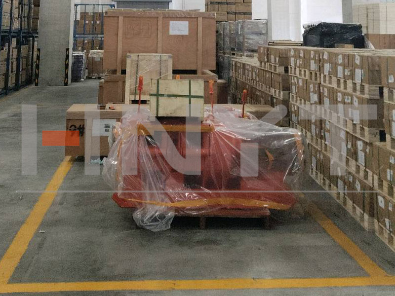 Export of mining electric winches.jpg